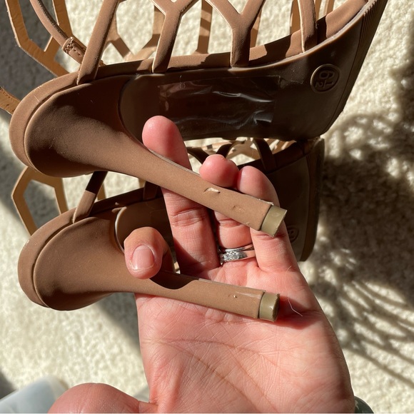 Nude Mossimo Caged heels sz 6.5 - Picture 3 of 4